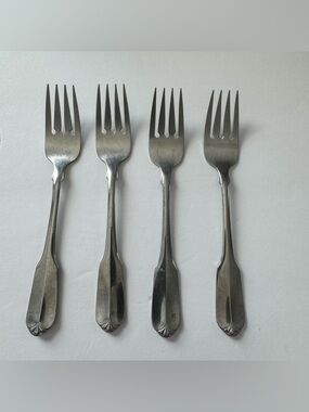 Oneida Silver-Tone Dinner Forks - Set of 4